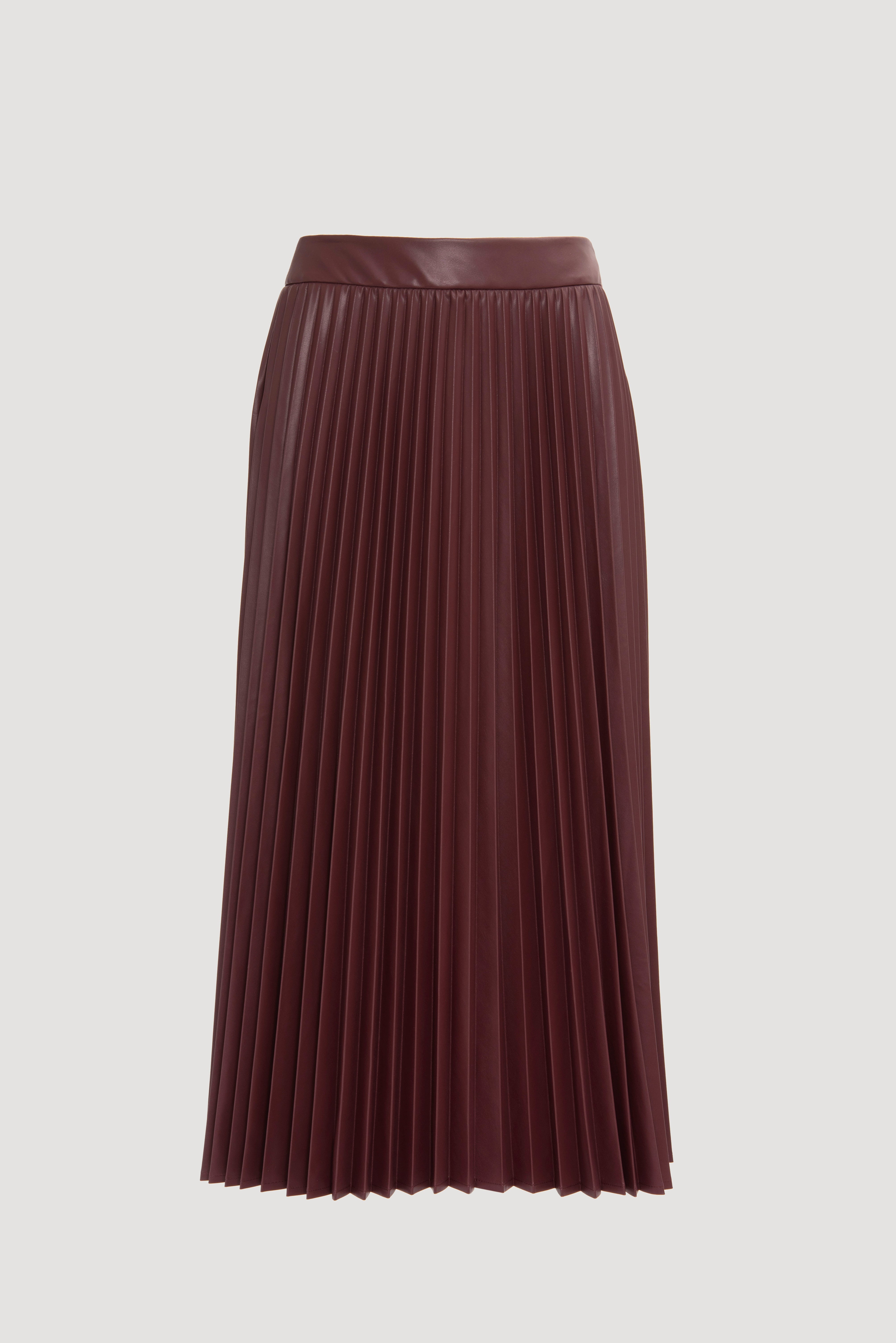 Long pleated eco-leather skirt