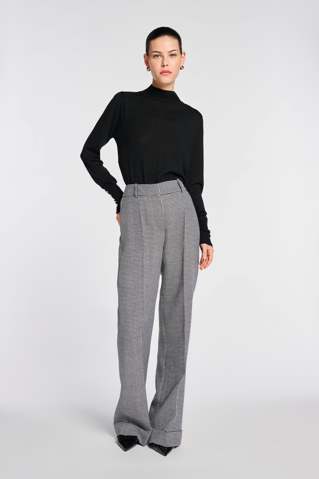 Wide-leg houndstooth trousers