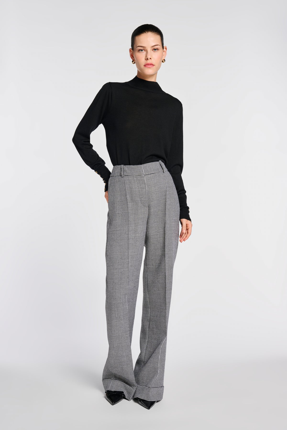 Wide-leg houndstooth trousers