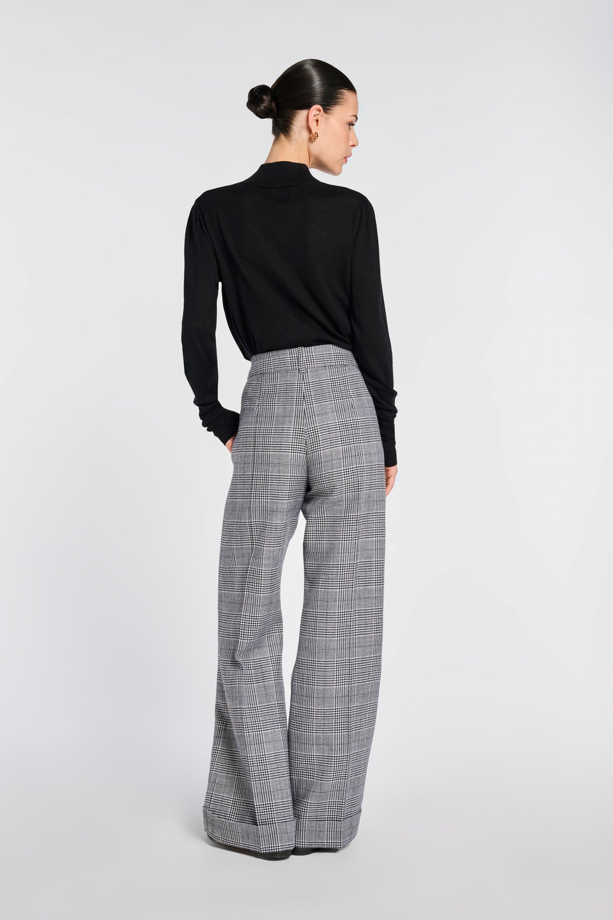 Wide-leg Prince of Wales check trousers