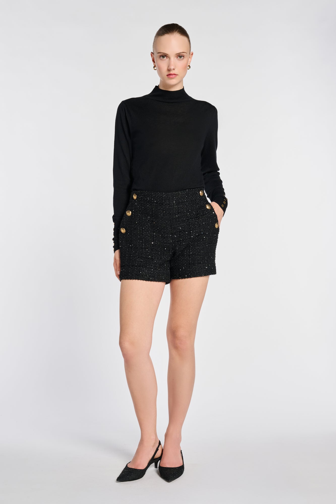 Short en tweed à sequins
