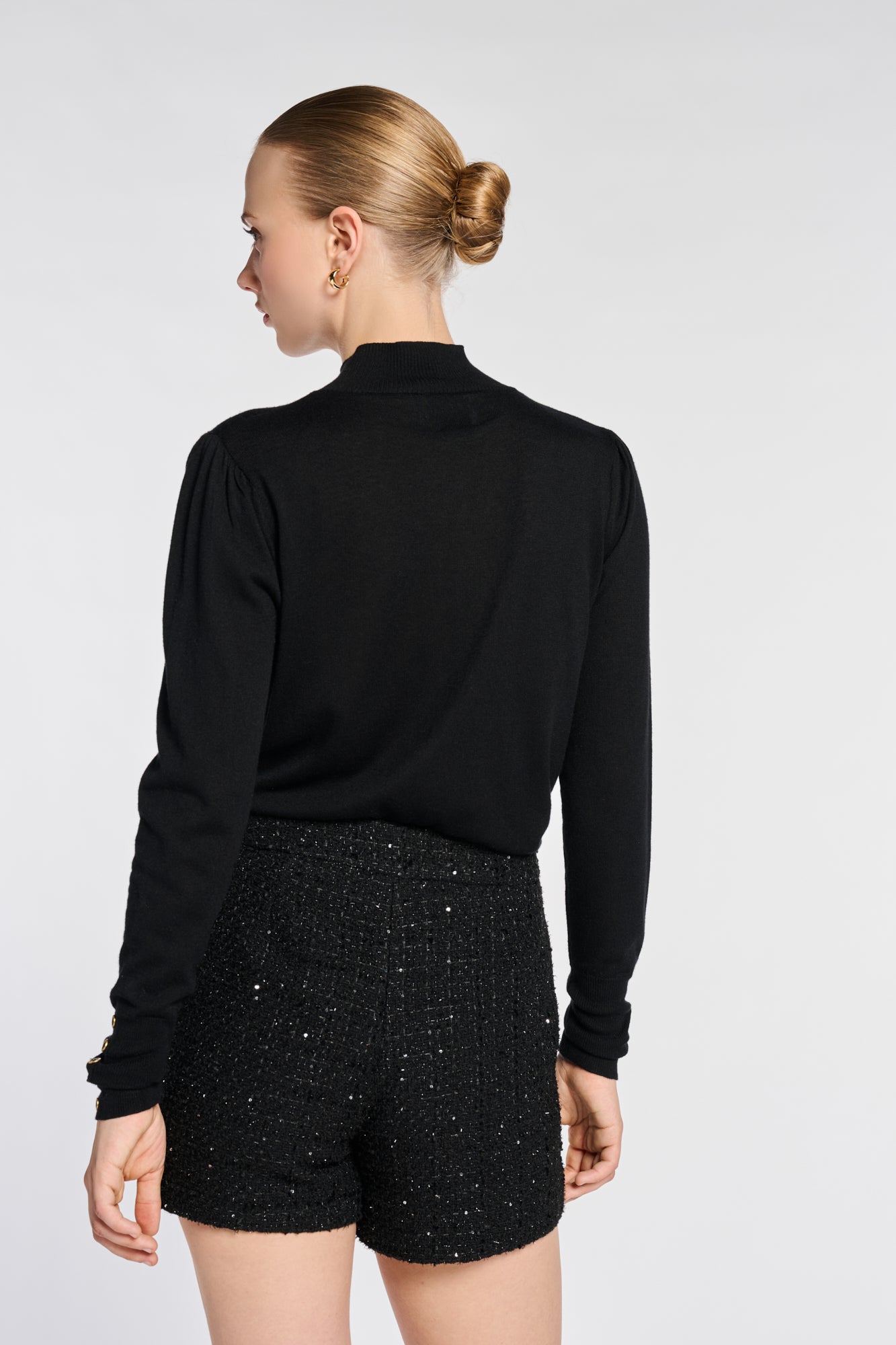 Short en tweed à sequins