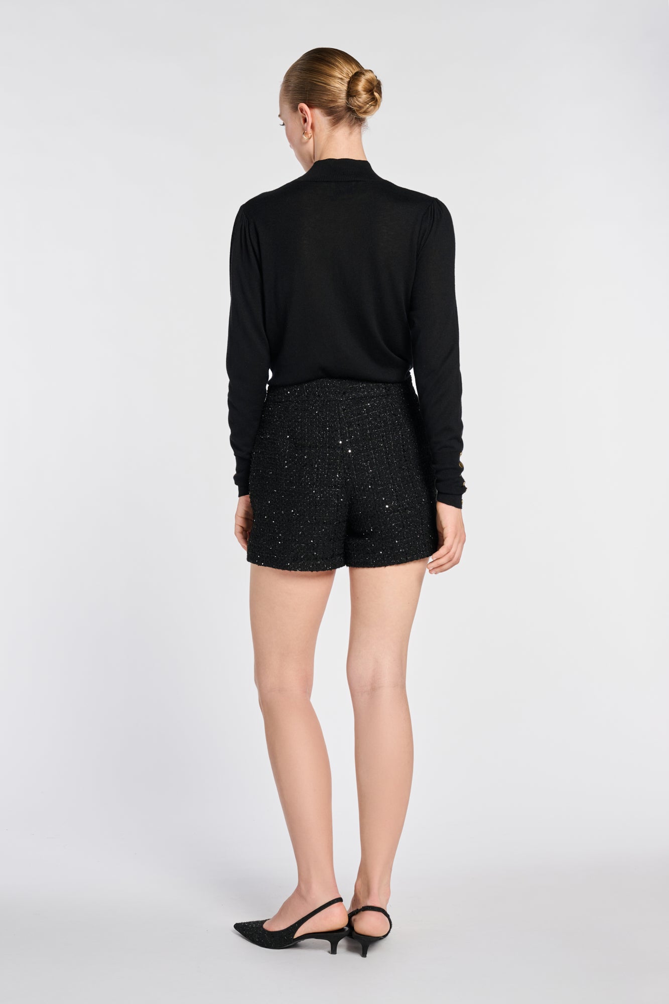 Short en tweed à sequins
