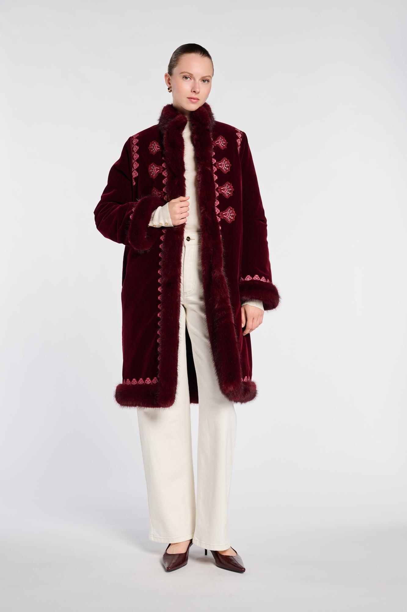 Manteau brodé bi-matière