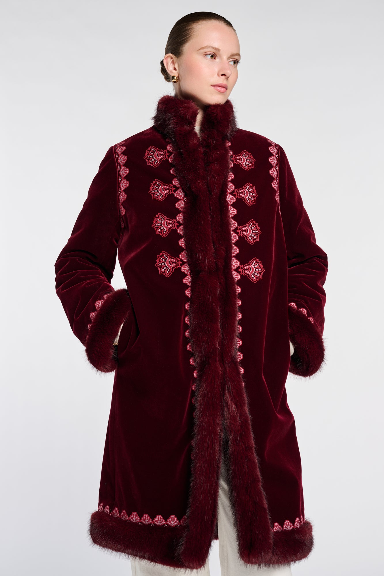 Manteau brodé bi-matière