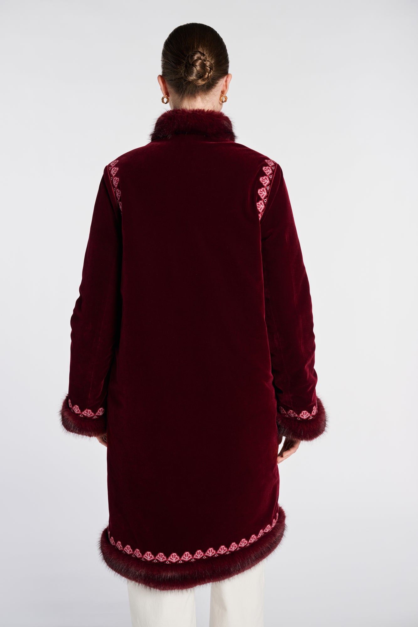 Manteau brodé bi-matière