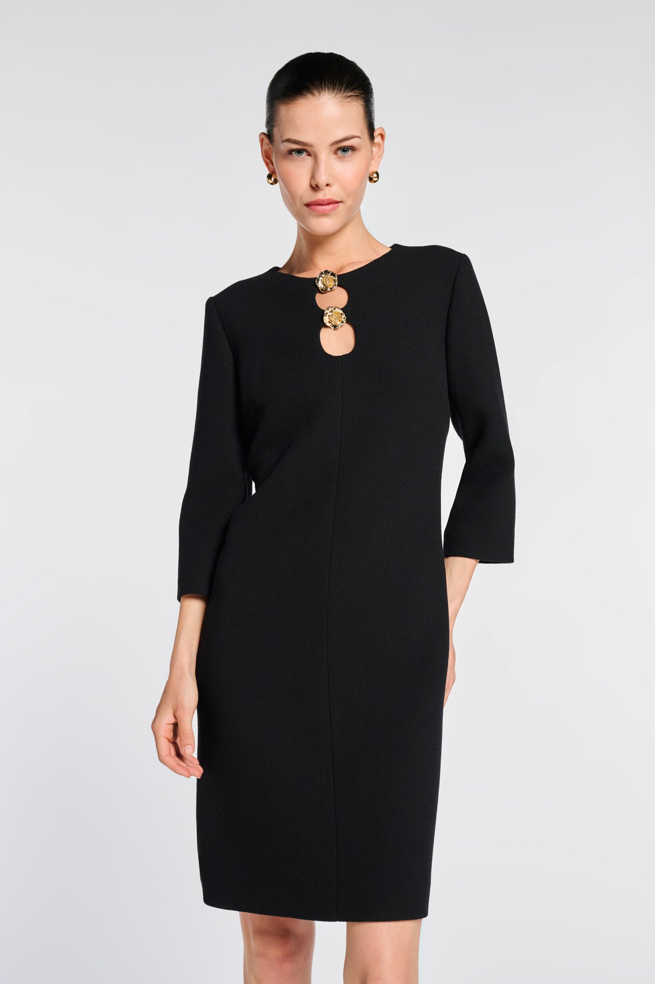 Robe en crêpe de laine à détail bijoux