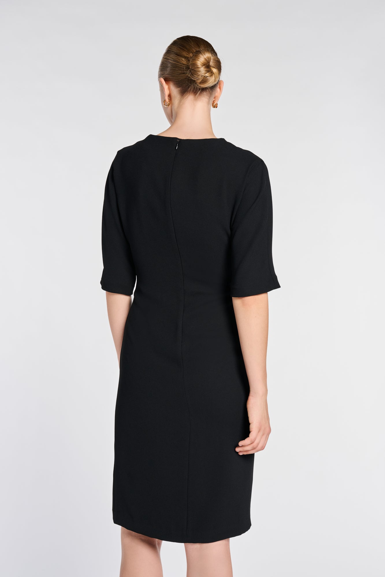 Robe drapée en crêpe envers satin