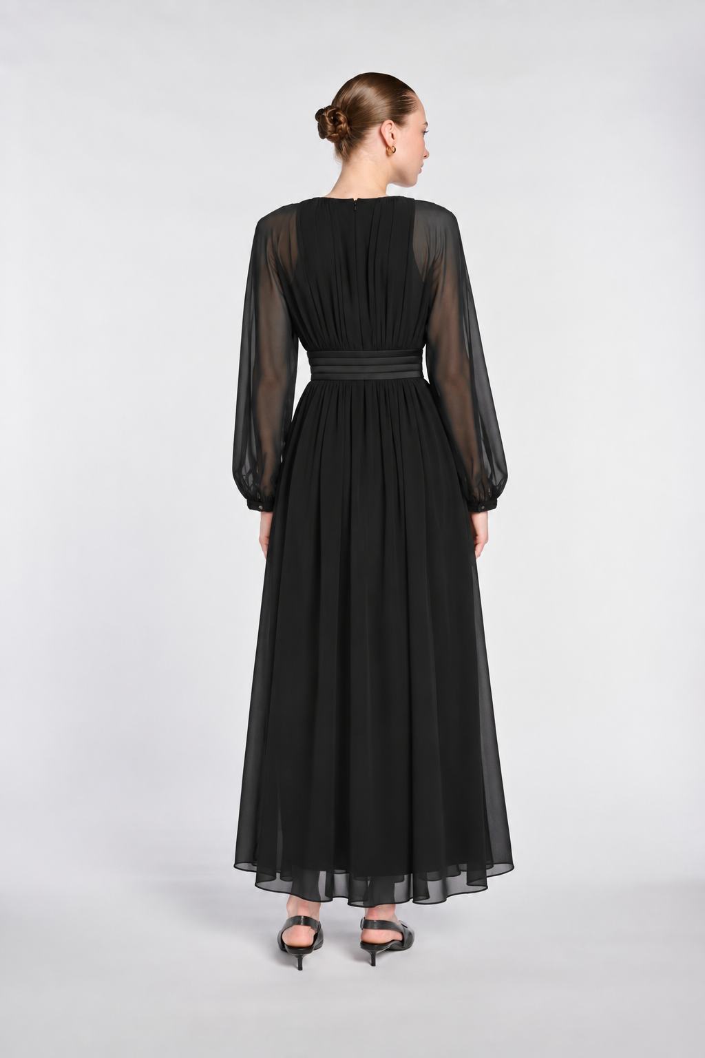 Robe longue à ceinture bijou