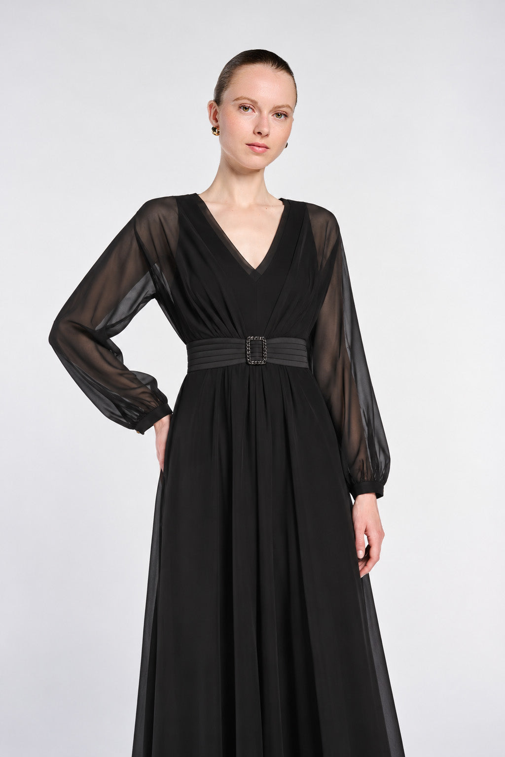 Robe longue à ceinture bijou