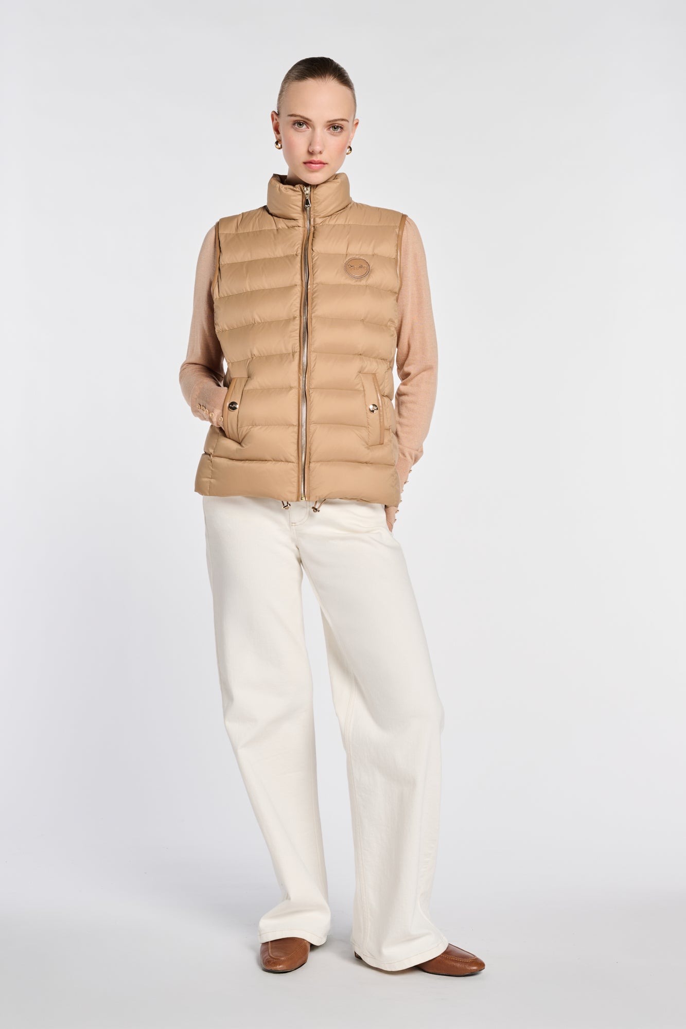 Sleeveless padded jacket