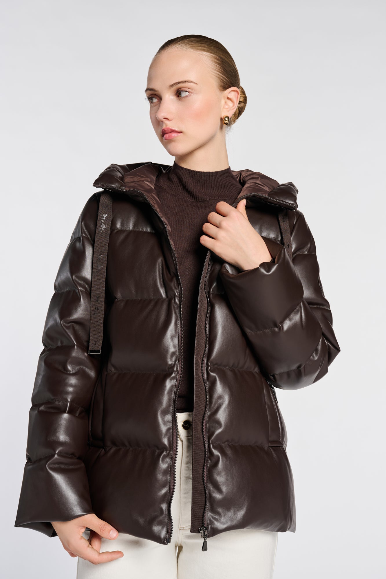 Doudoune à capuche en éco-cuir