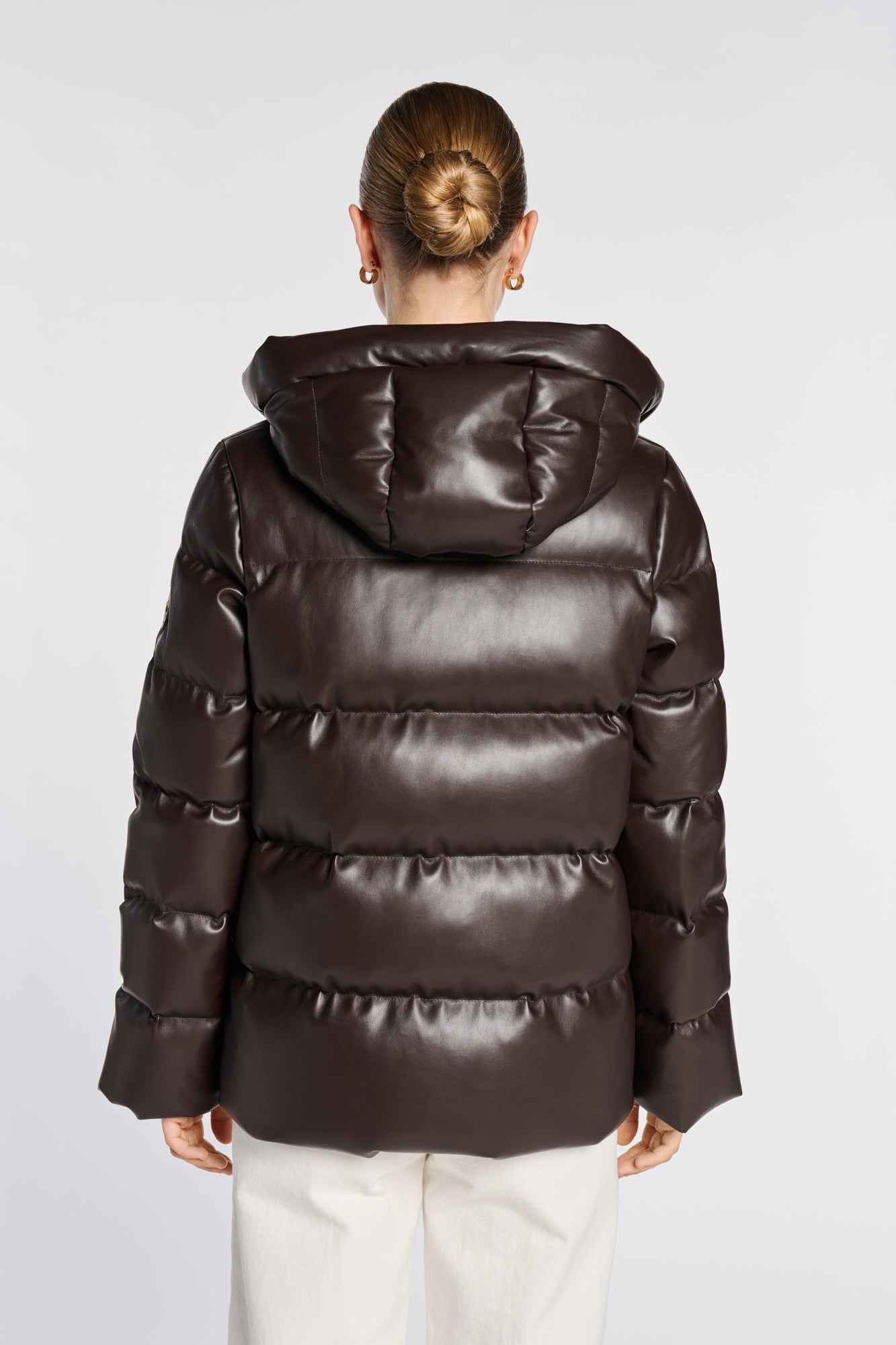 Doudoune à capuche en éco-cuir