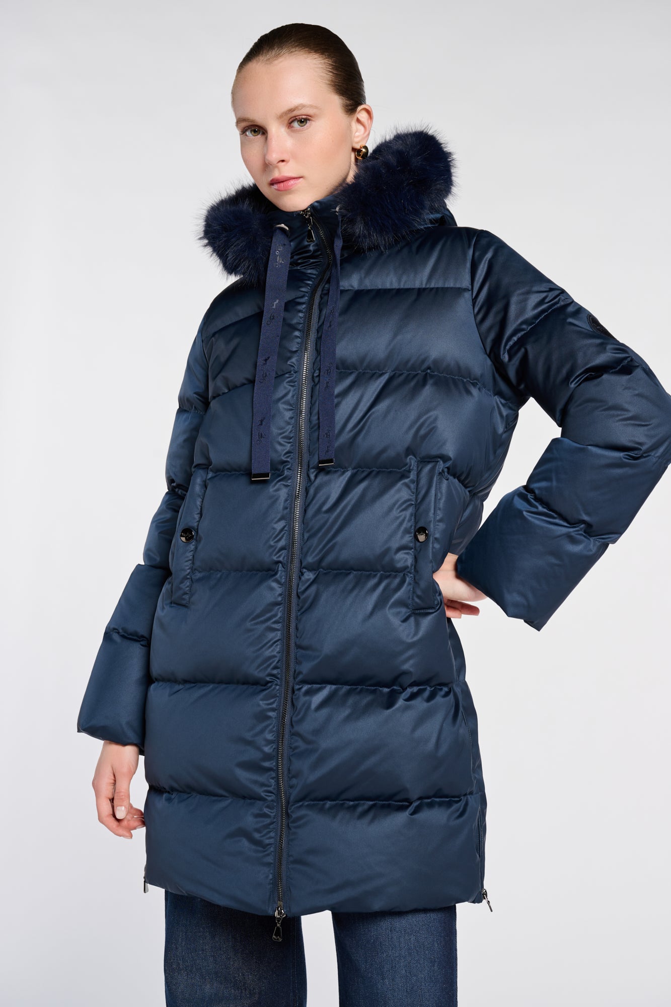Mid-length hooded padded jacket 