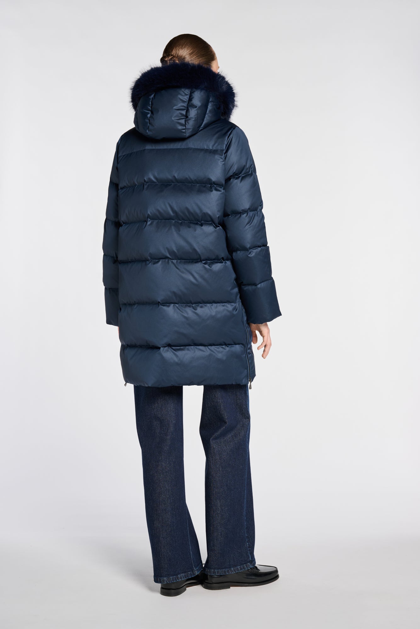 Mid-length hooded padded jacket 