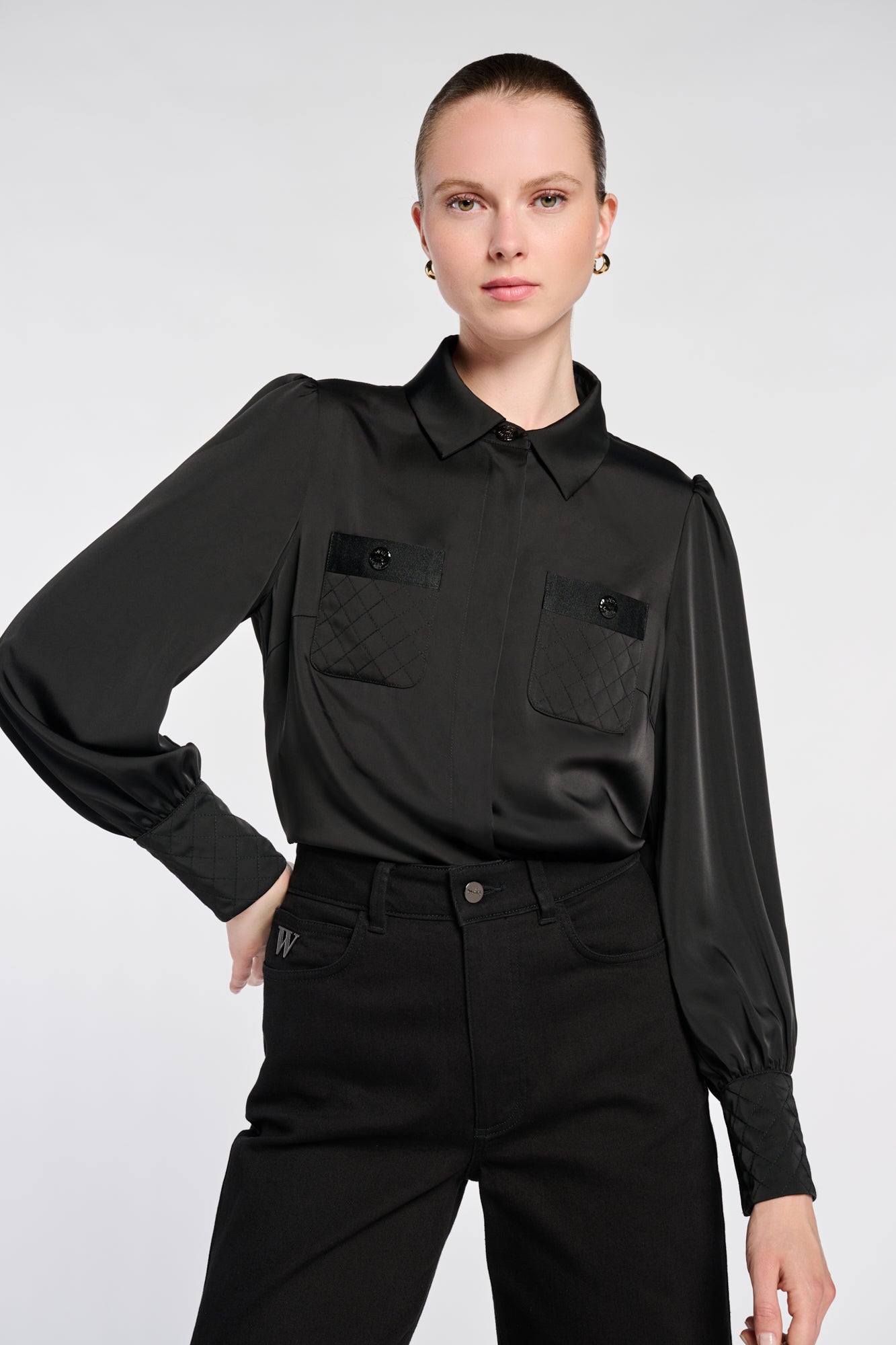 Chemise en satin matelassée