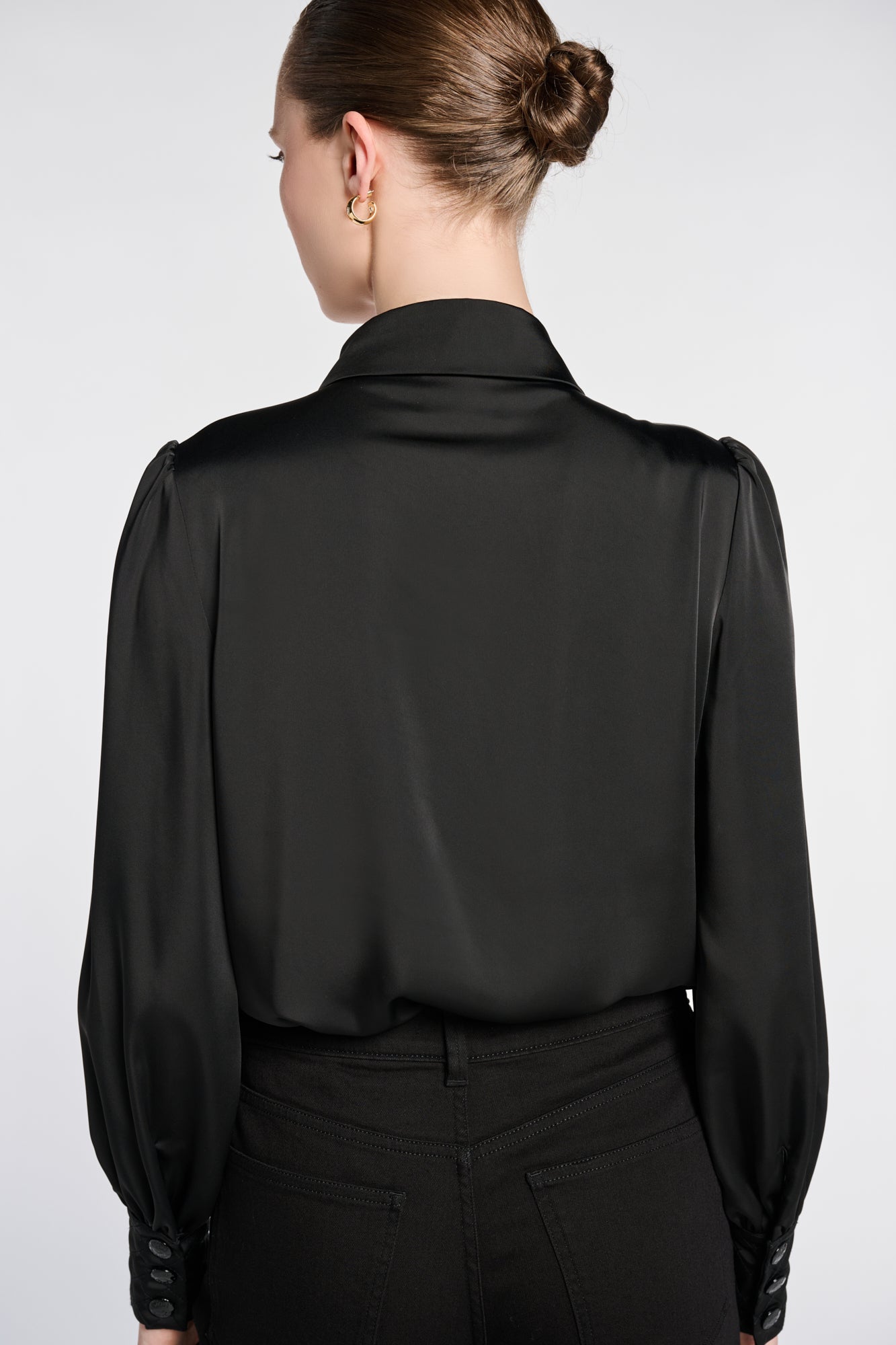 Chemise en satin matelassée