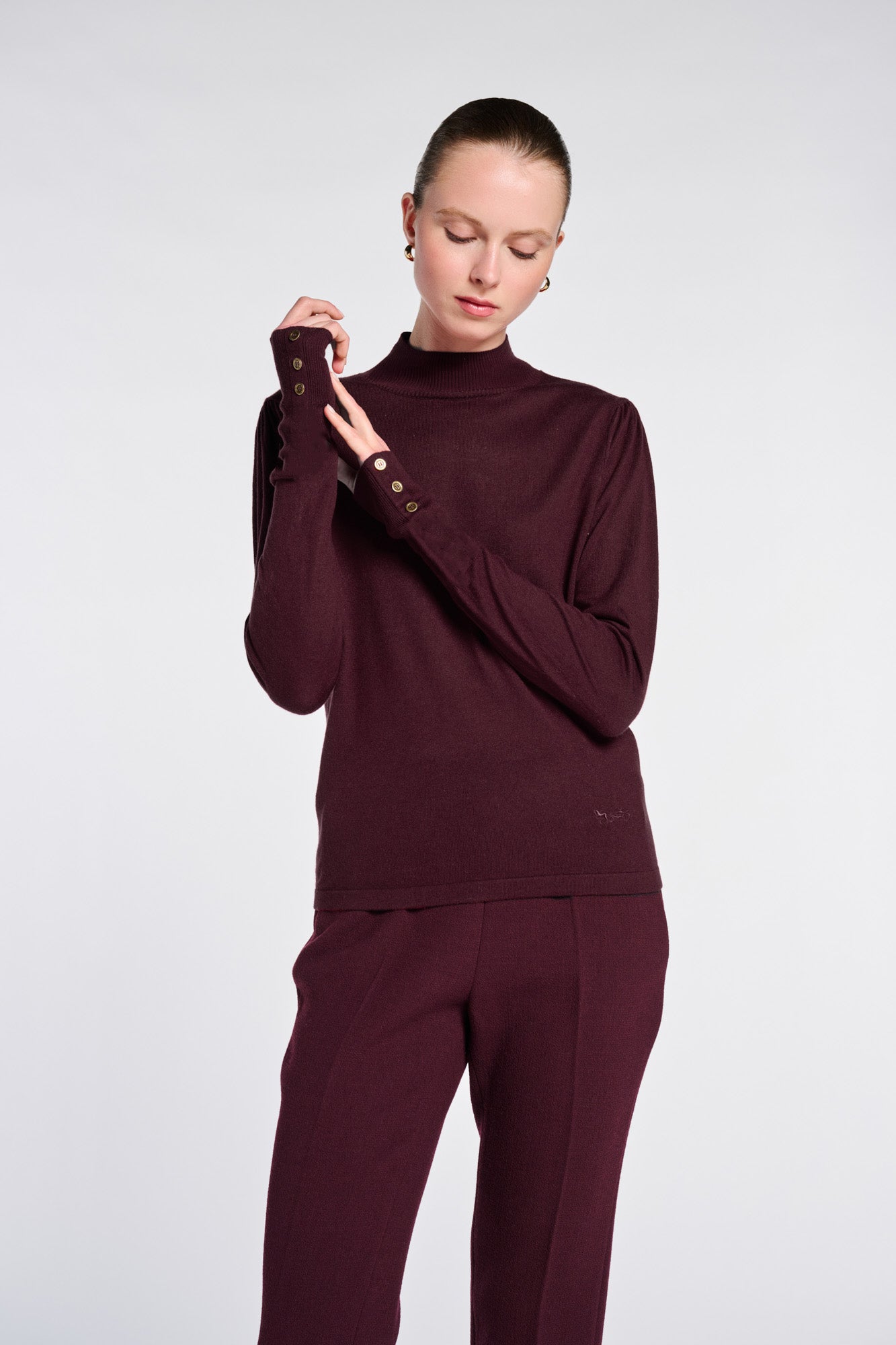 High-neck sweater made of cashmere and silk
