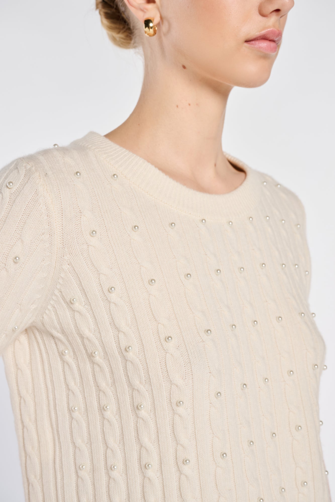 Cable-knit sweater with beads