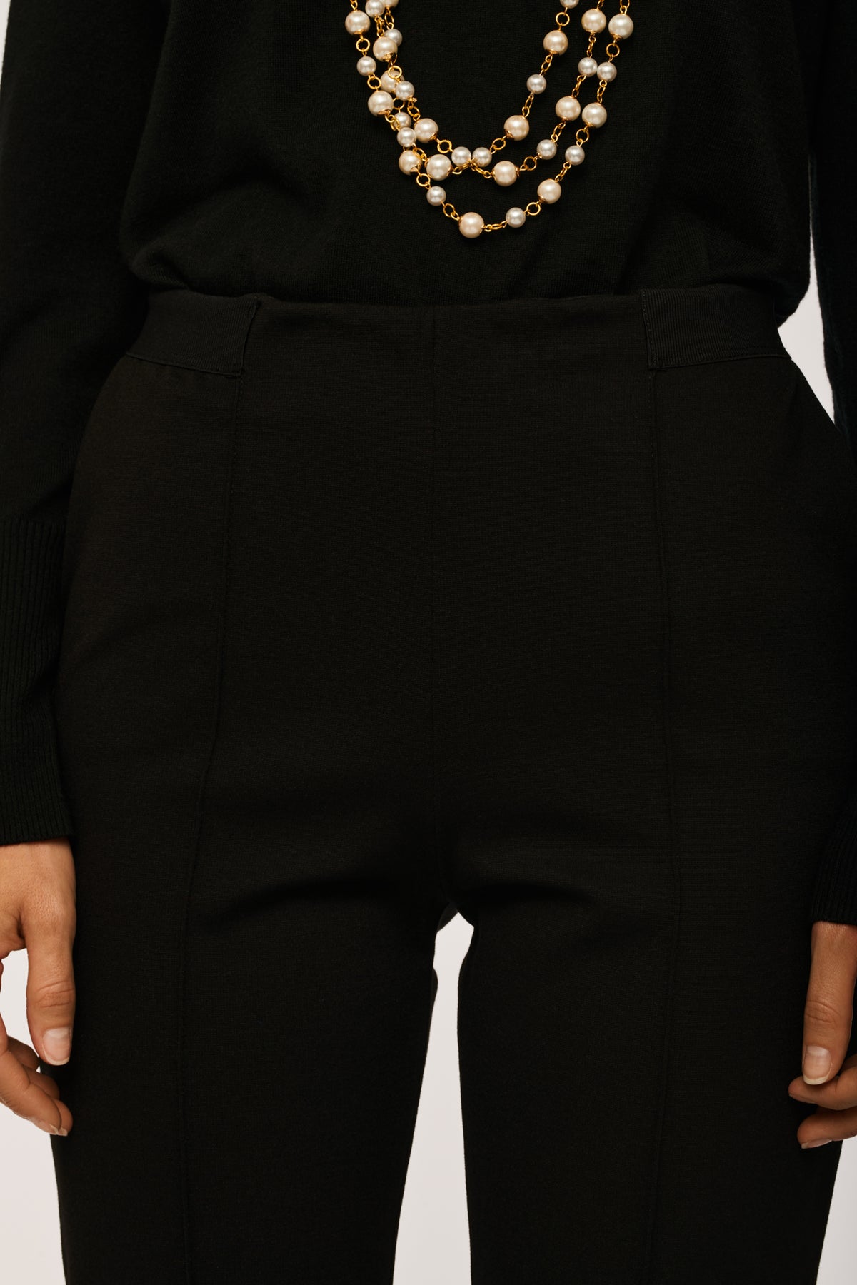 Pantalon cigarette élastiqué en jersey