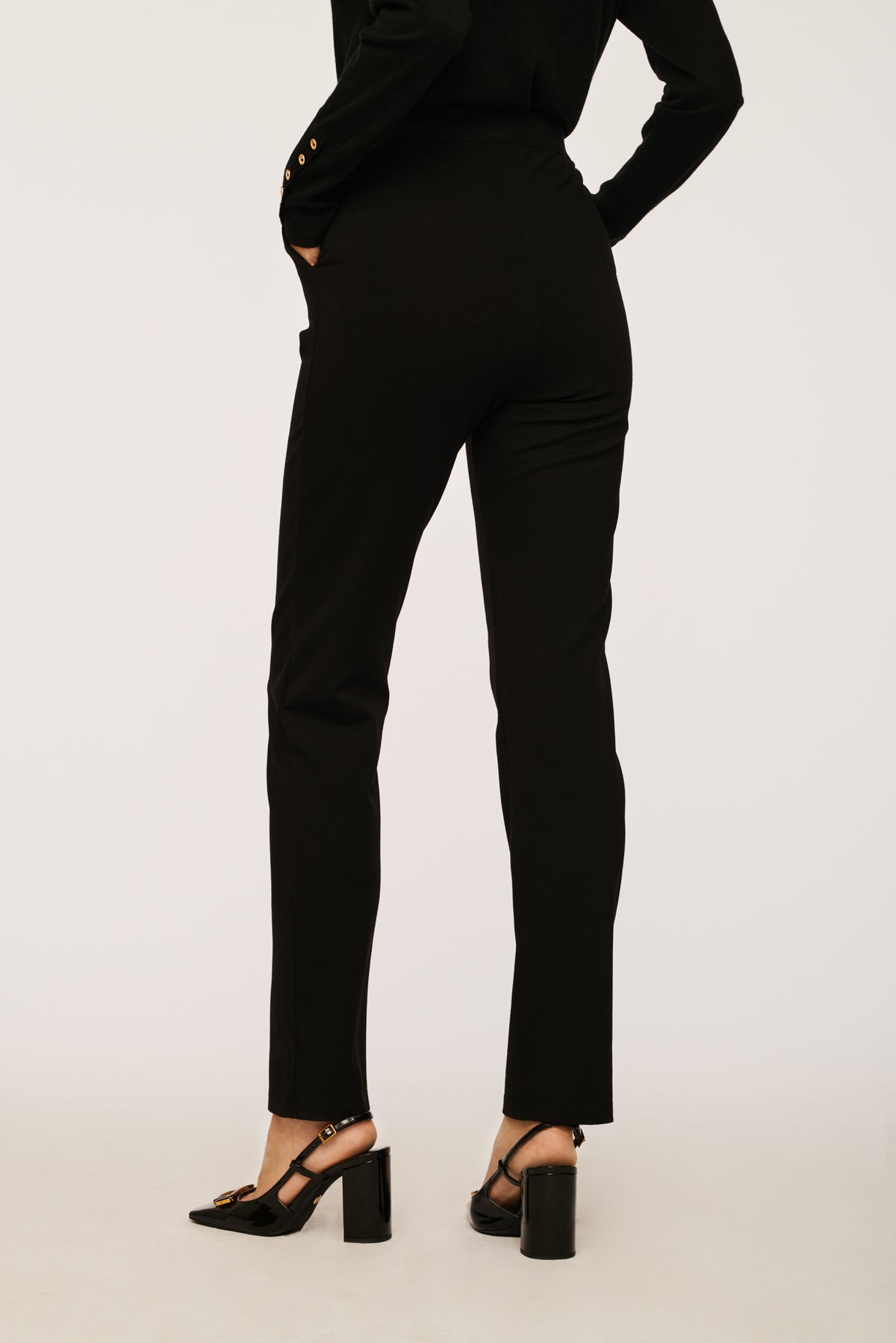 Pantalon cigarette élastiqué en jersey