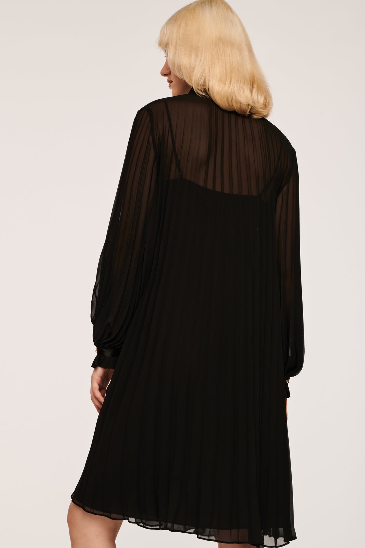 Robe courte plissée