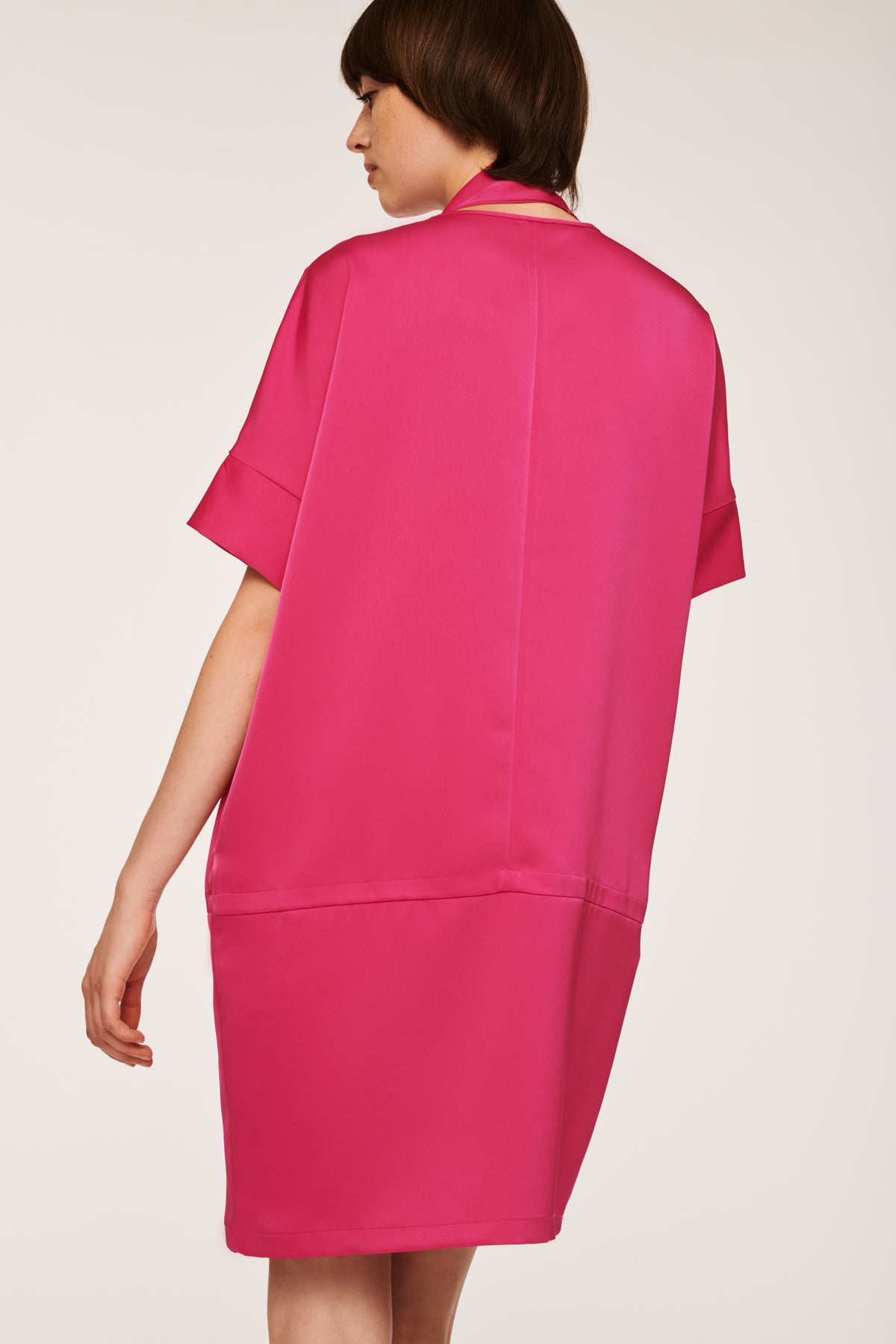 Robe cocktail en satin