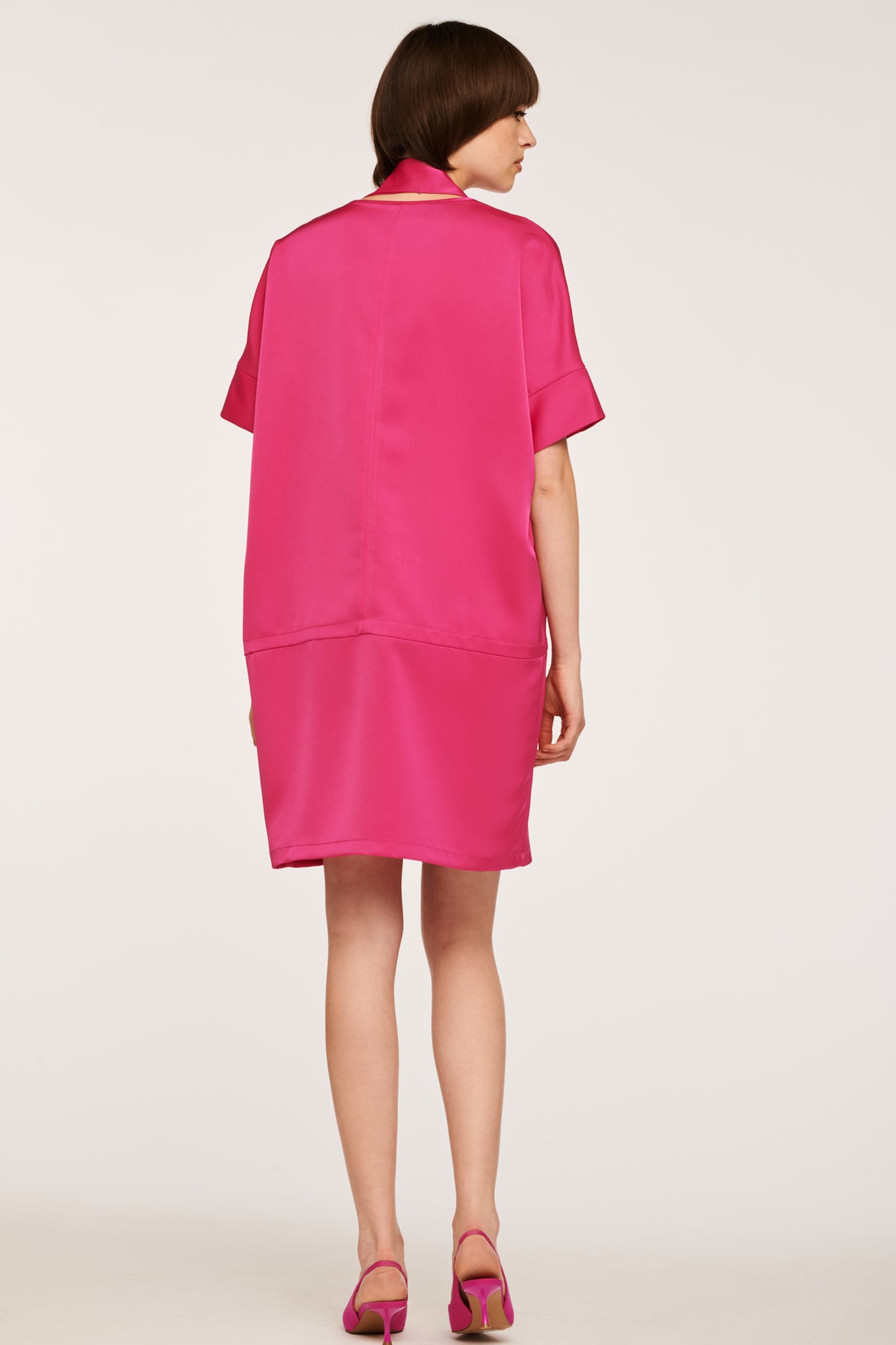 Robe cocktail en satin