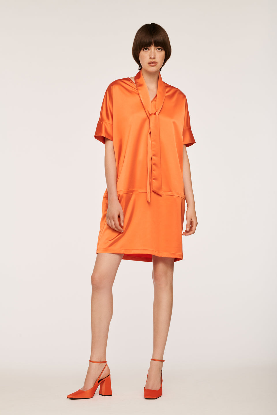Robe cocktail en satin