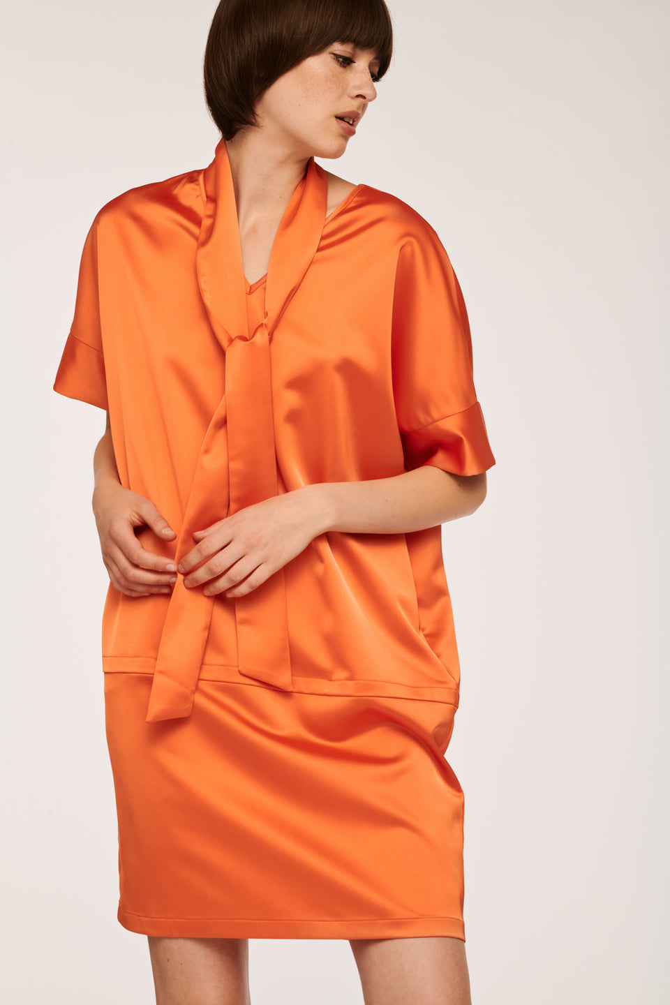 Robe cocktail en satin