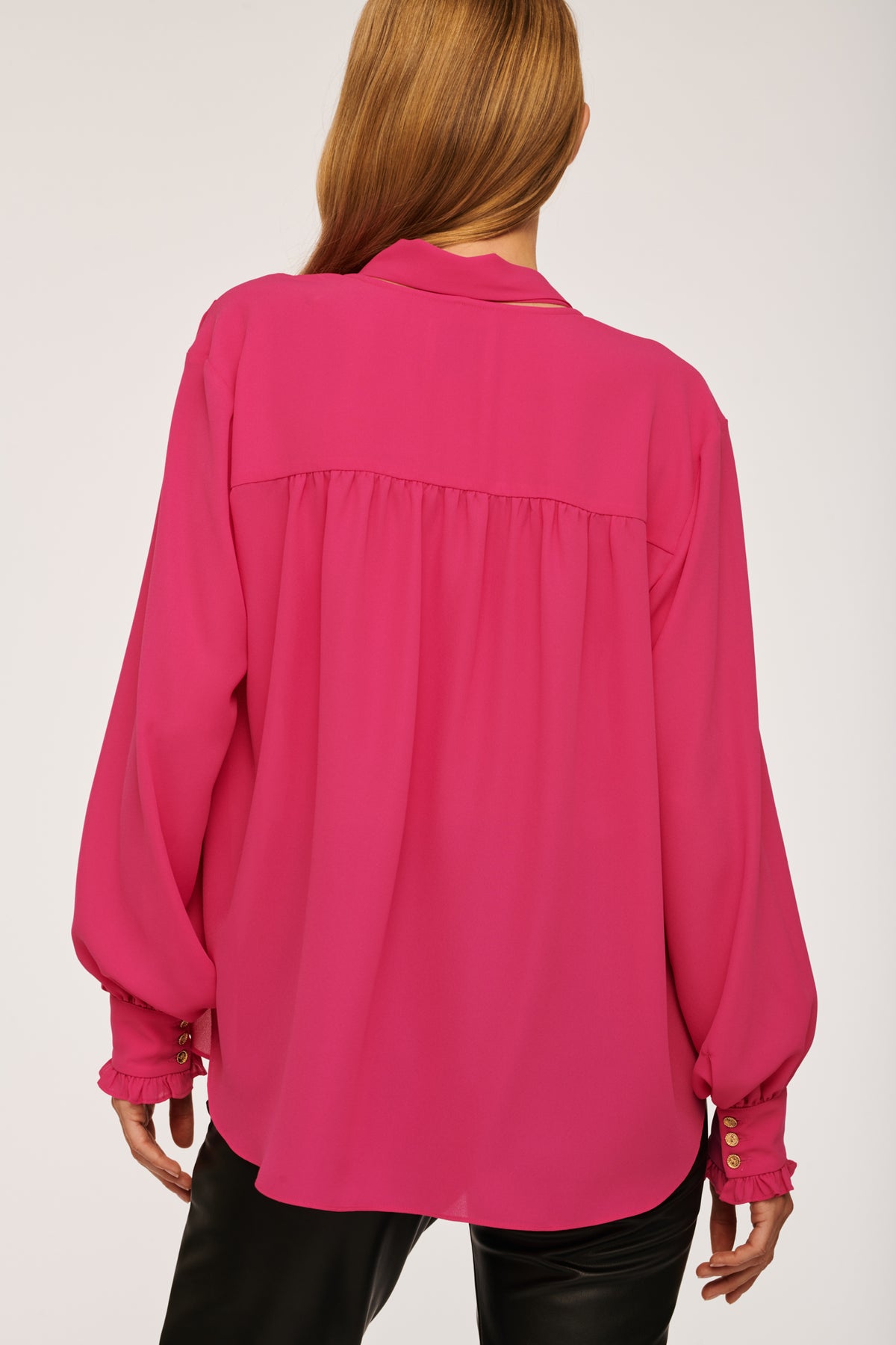 Chemise lavallière