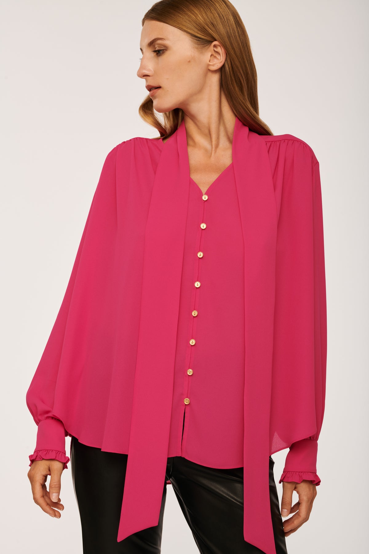 Chemise lavallière