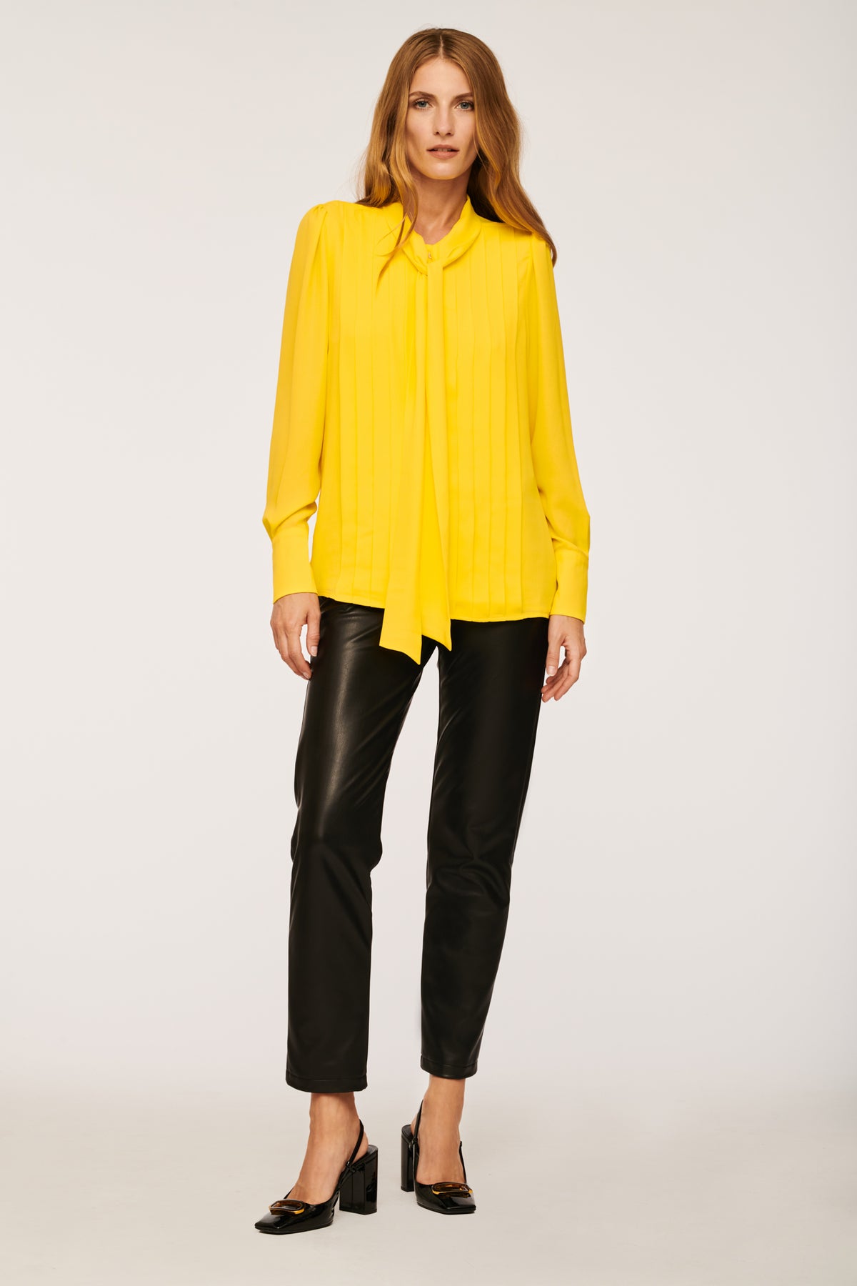 Chemise lavallière plissée