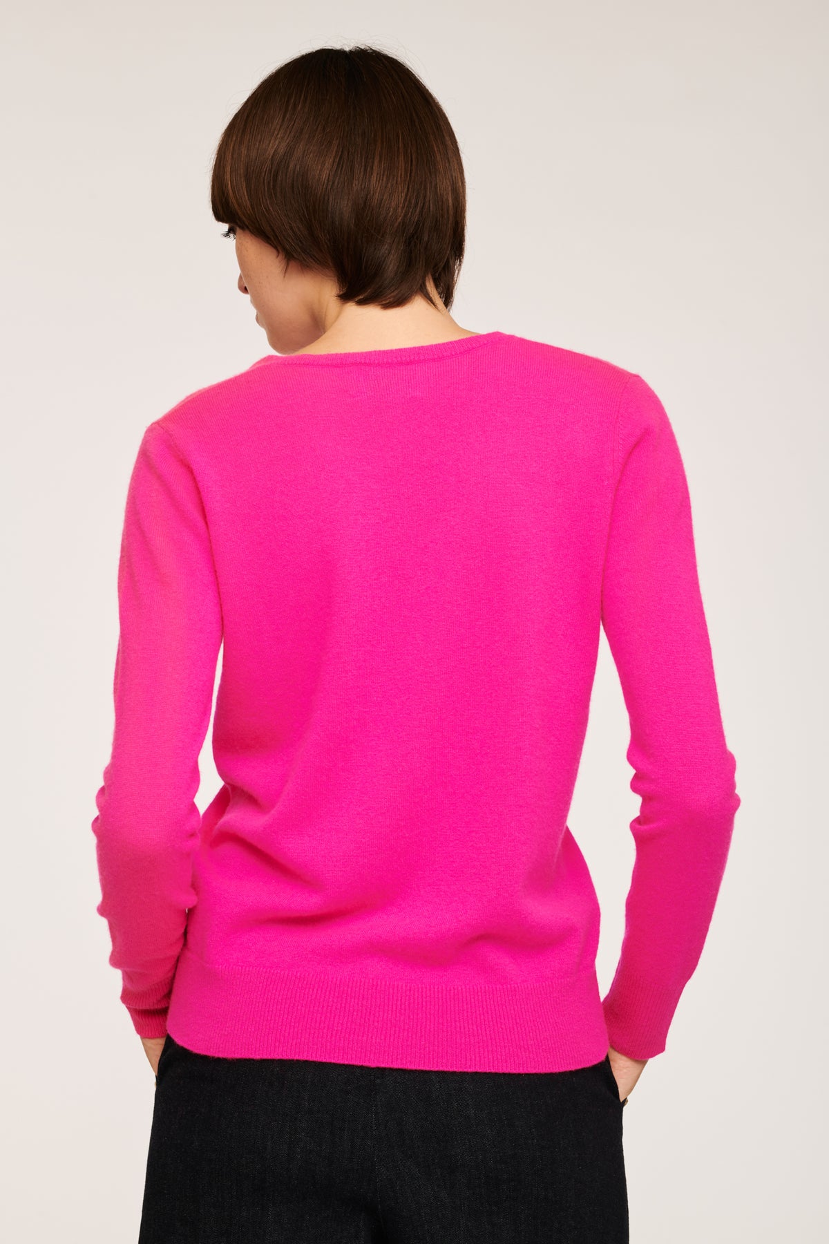 Pull fin col rond court