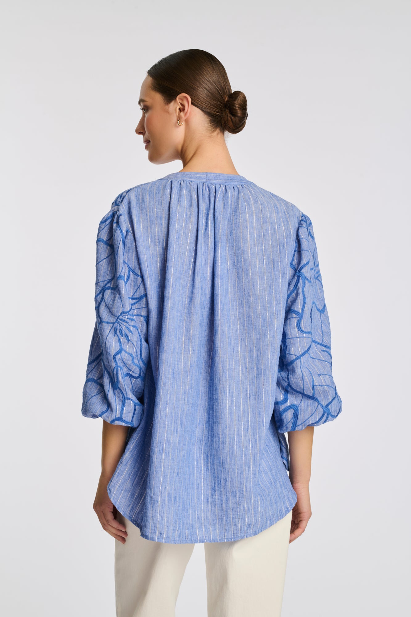 Blouse brodée