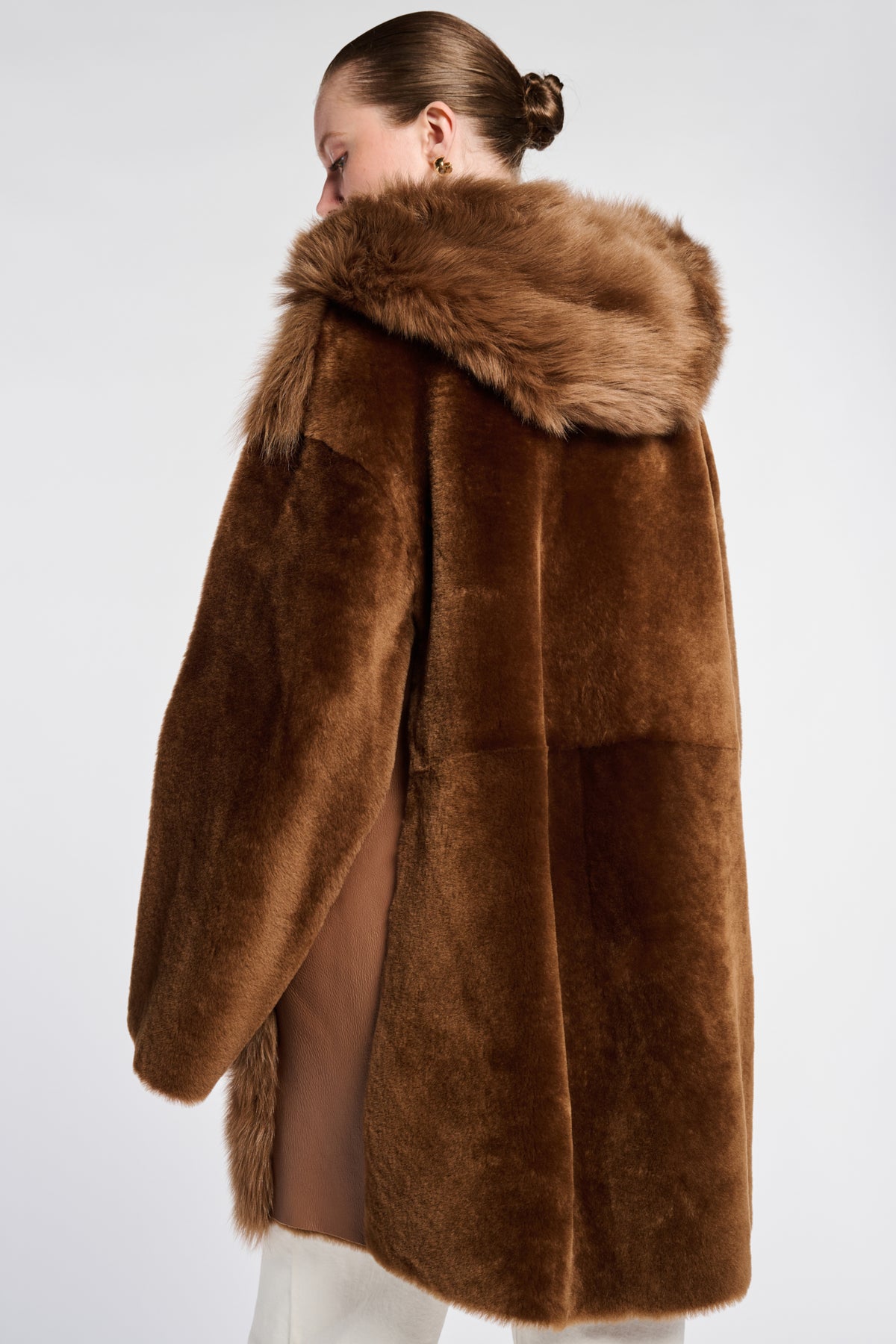 Dual-material fur coat 