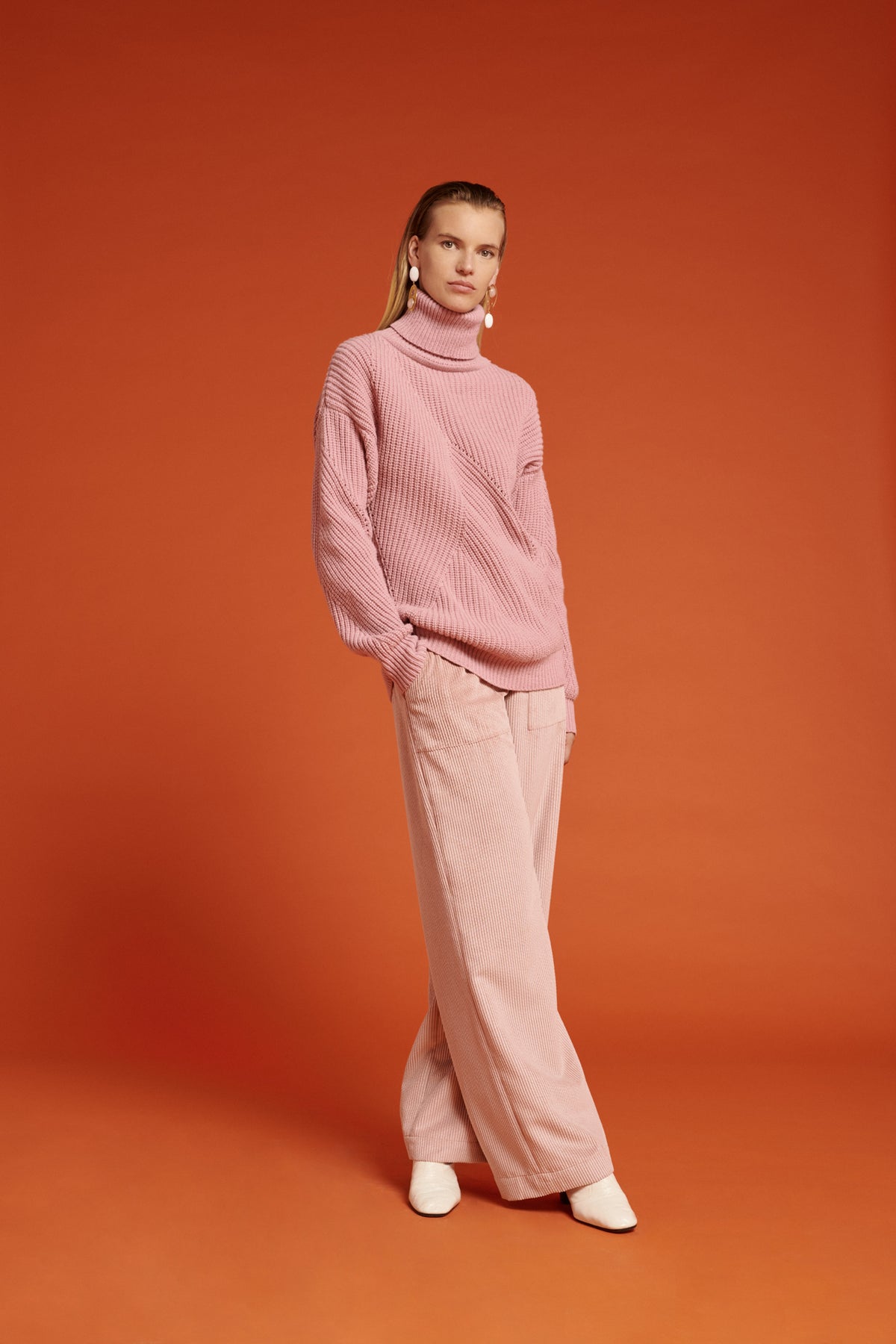 Pantalon large élastiqué en velours côtelé