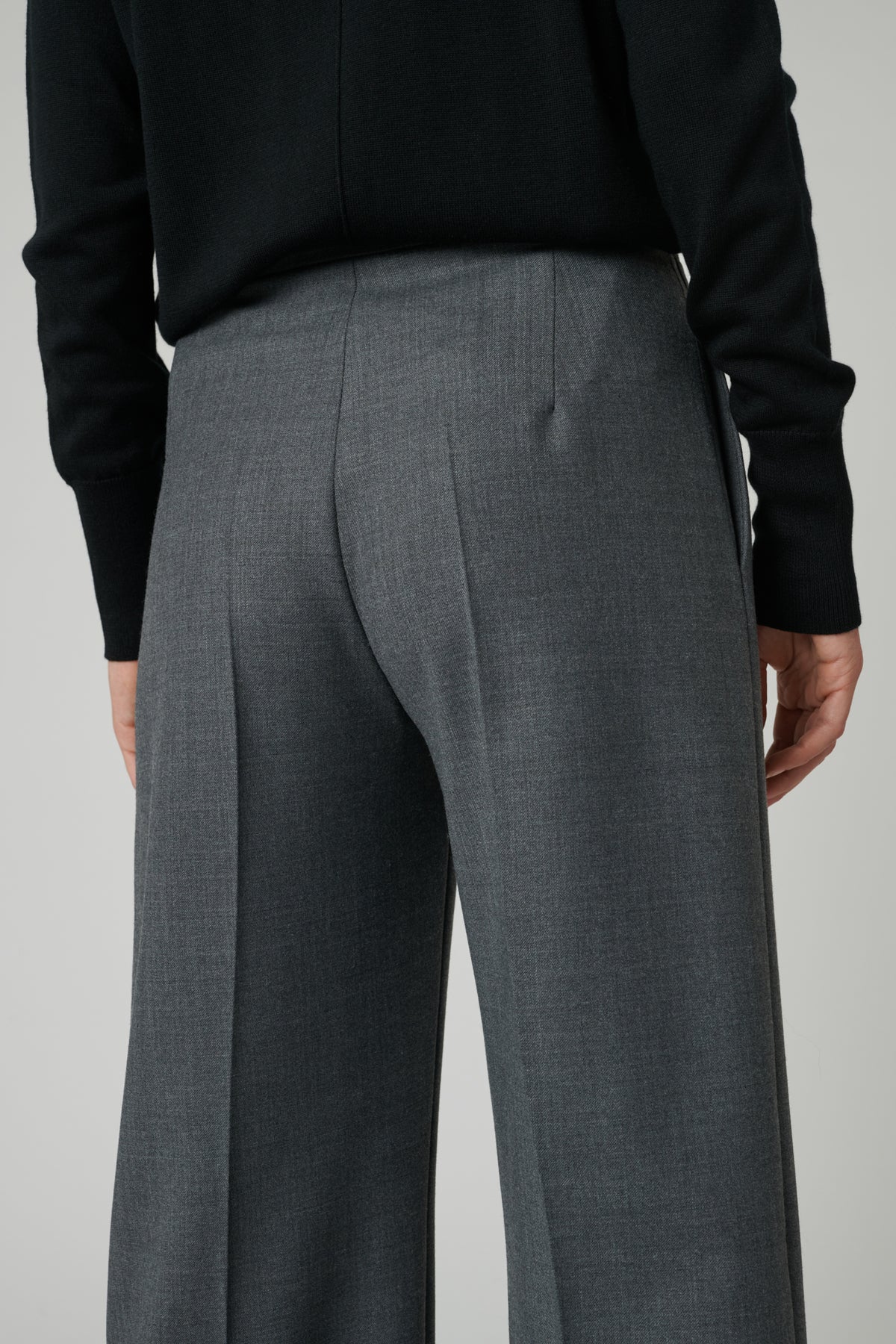 Pantalon large en laine stretch
