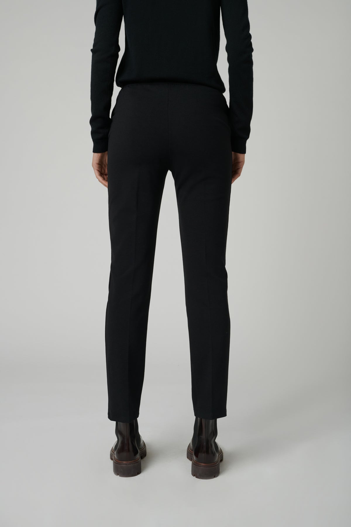 Pantalon cigarette elastiqué en jersey