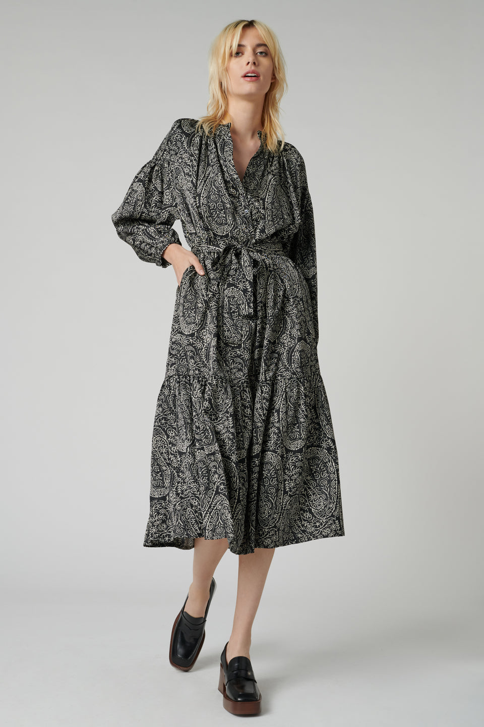 Robe longue midi imprimée paisley