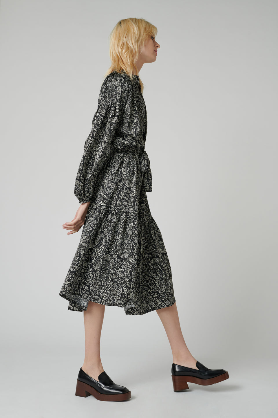 Robe longue midi imprimée paisley