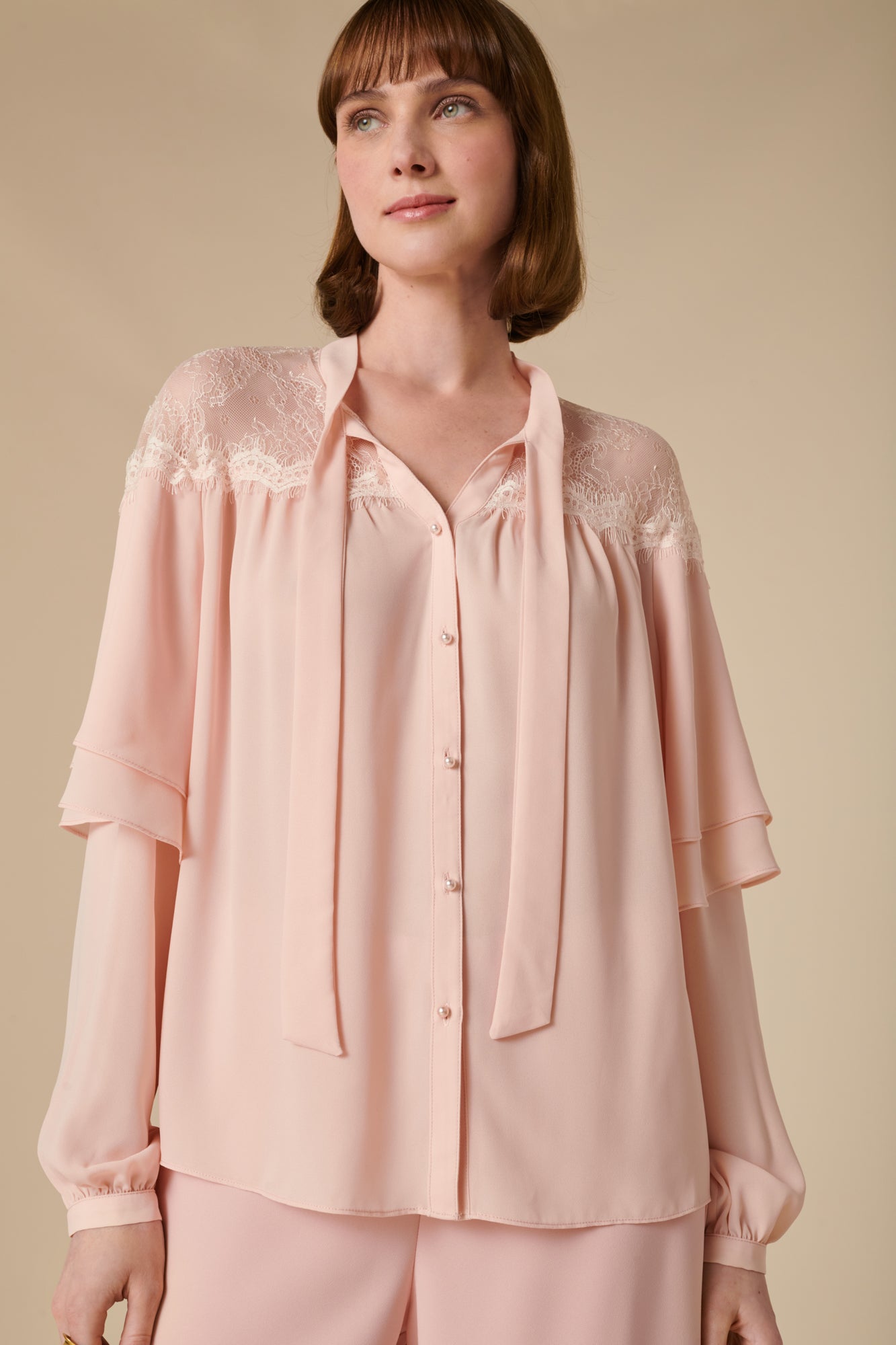Floaty blouse in crepe and lace